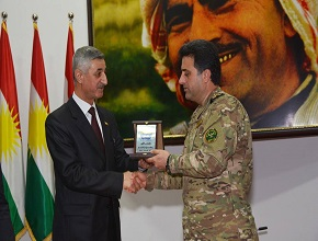 The president of the University of Zakho honored the representative of the Ministry of Peshmerga and the captain of journalists in the Kurdistan region