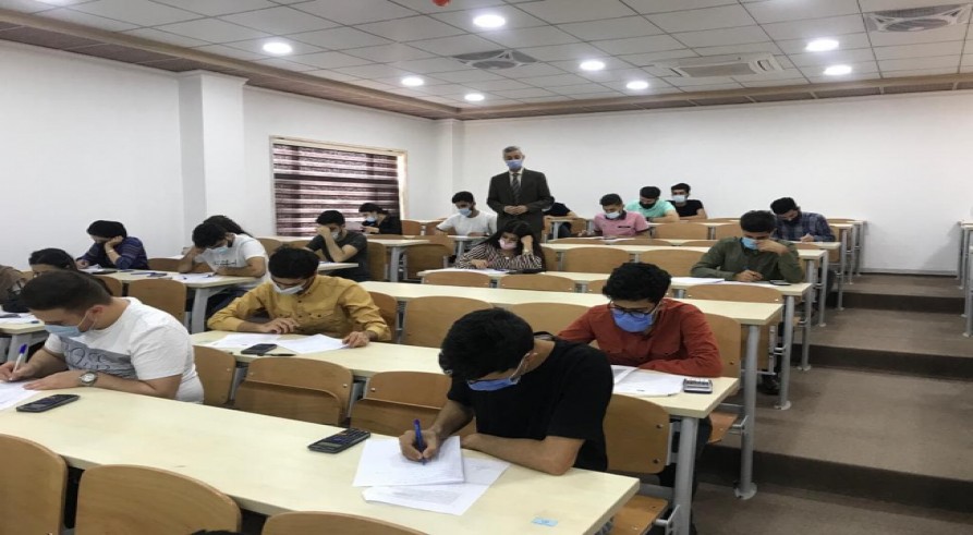 President of the University of Zakho Visits the Halls of Exams