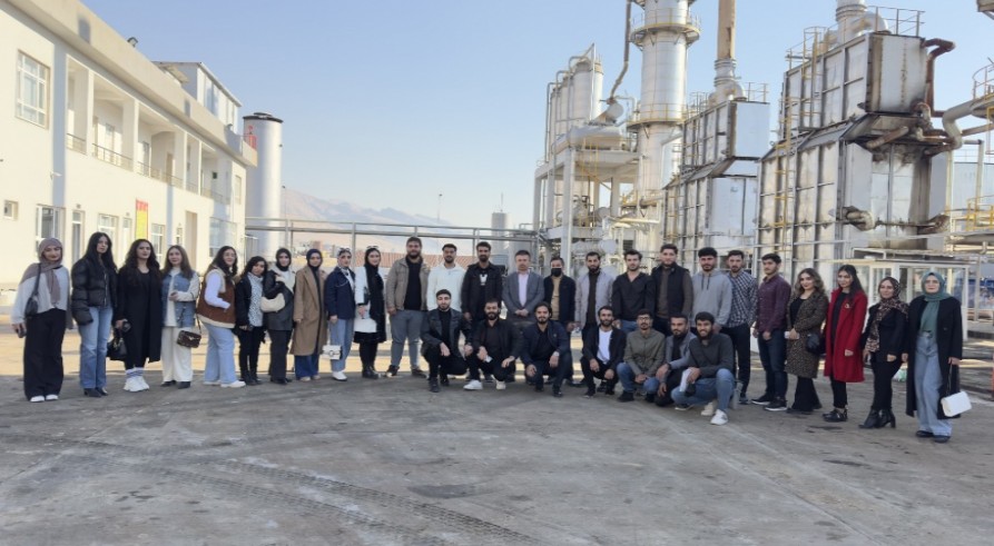 The Petroleum Engineering Department Conducted a Scientific Trip to Karband Refinery in Kwashe