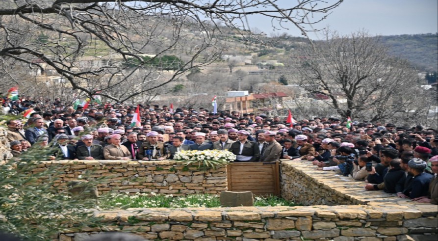 The University of Zakho Visits the Tomb of the Kurdish Revolutionary  Mullah Mustafa Barzani