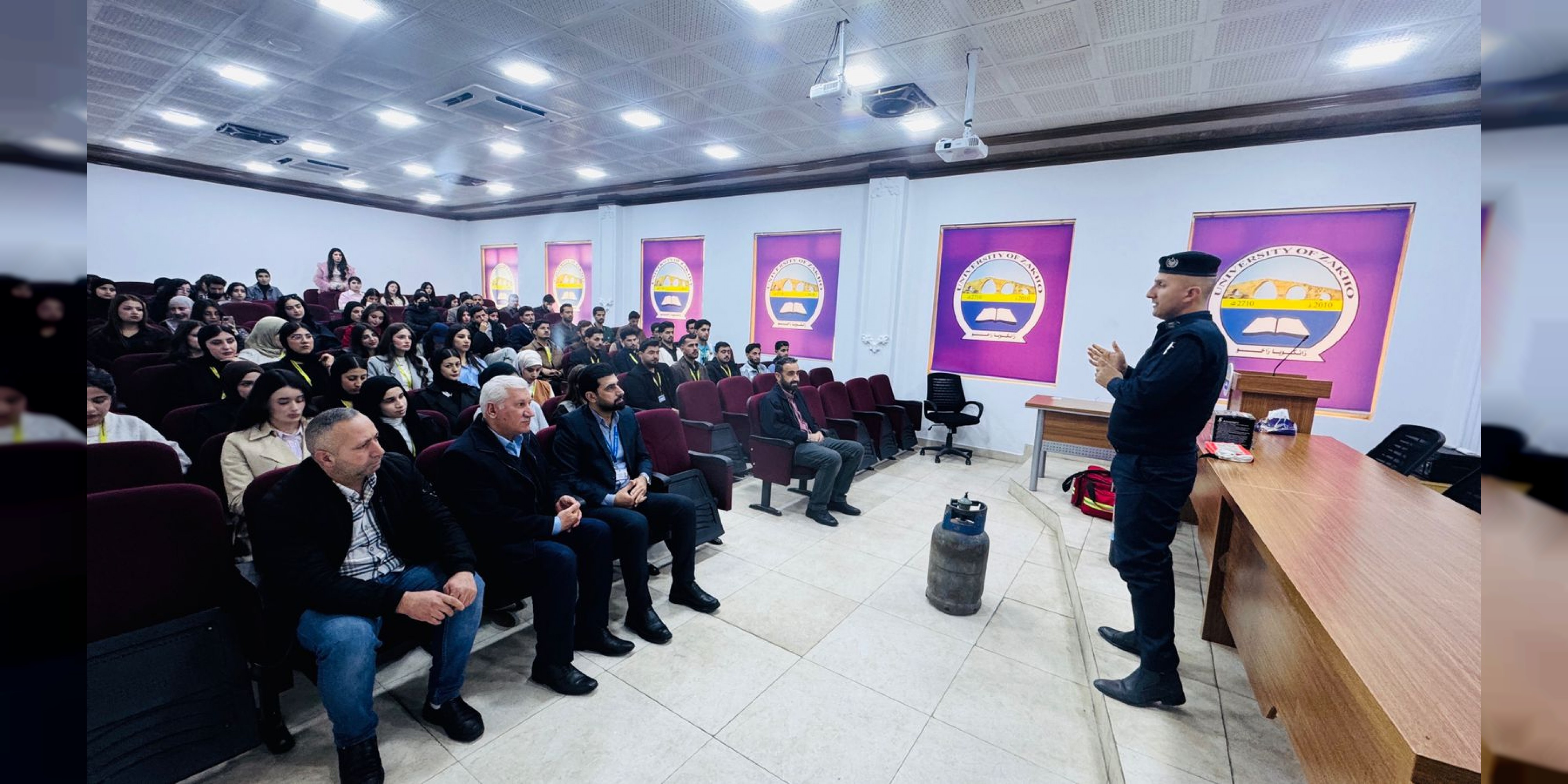 زانکۆیا زاخۆ چەند سمینارێن ڕەوشەنبیری ل دۆر بەرهنگاربوونا ئاگری ئەنجامدان